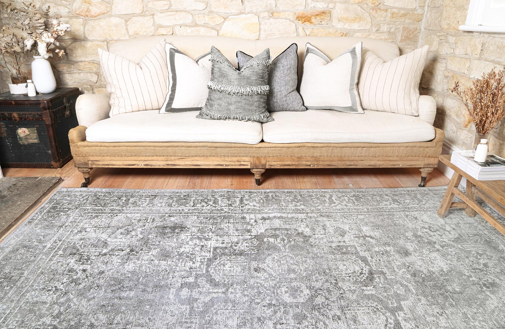 Hanmer Chilaz Grey Distressed Vintage Washable Rug