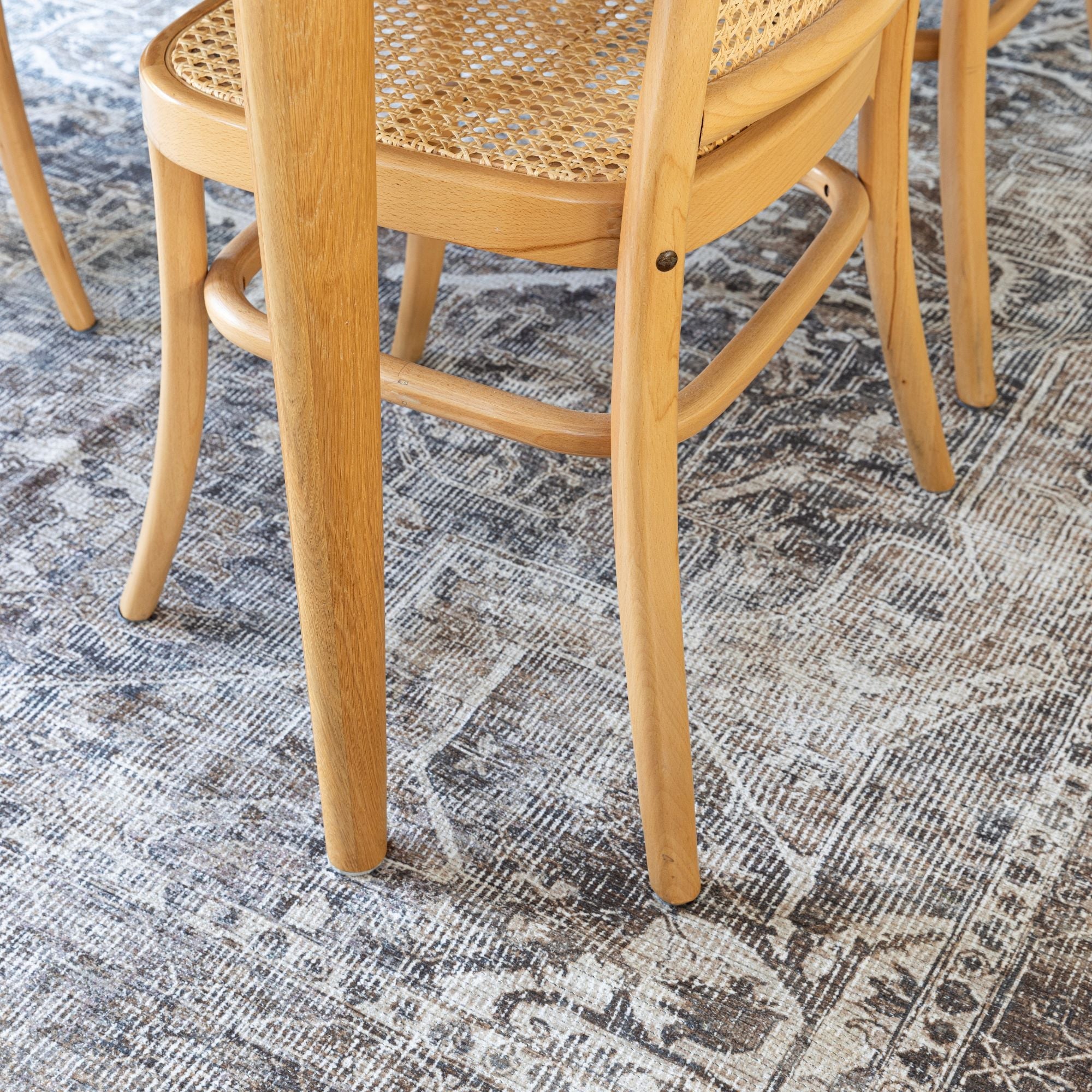 Waiheke Kendra Ash Distressed Vintage Washable Rug